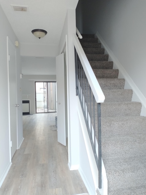 Building Photo - 1411 Highnoon Pl