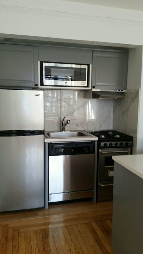 Primary Photo - 50 W 72nd St