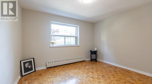 Building Photo - 52 Park St E