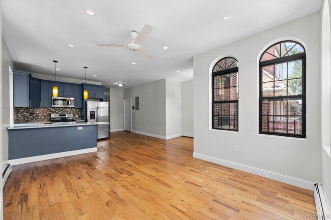 Foto del edificio - 746 E 219th St