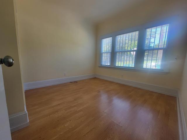 Foto del edificio - 4 bedroom in Oakland CA 94606-4538