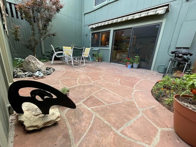 Private Back Patio-Perfect for Entertaining or Meditating - 45 Benthaven Pl