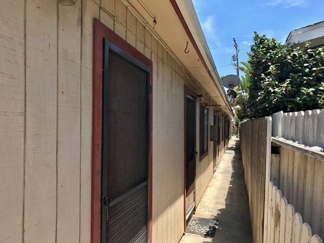 Building Photo - 320 14th St