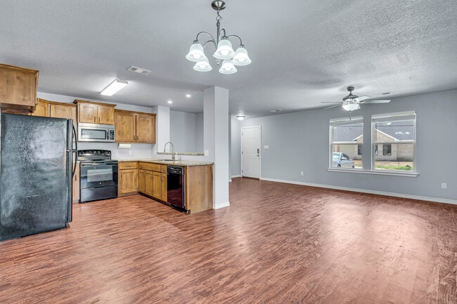 Kitchen/Living Room - 711 W Madison St