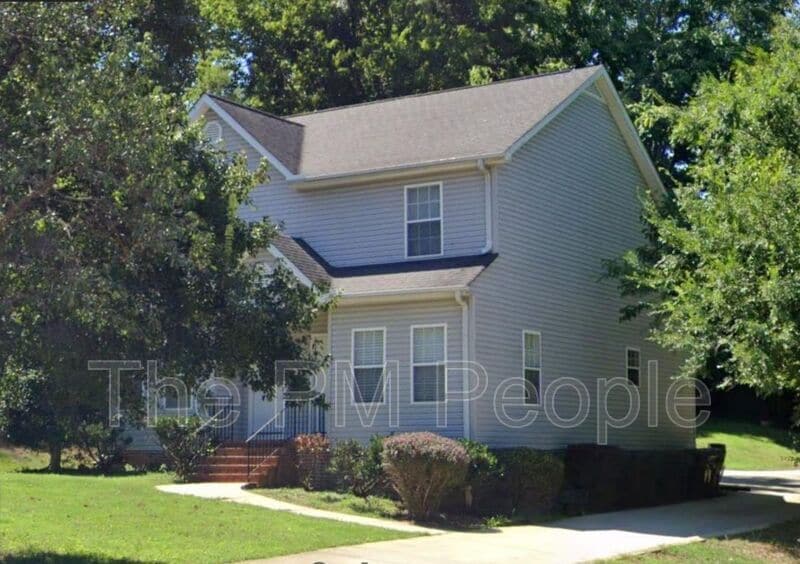Primary Photo - 503 Bennett St