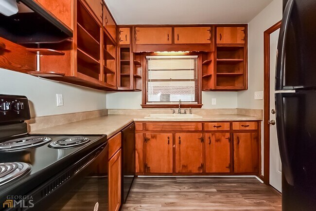 Foto del edificio - 1741 Flintwood Dr SE