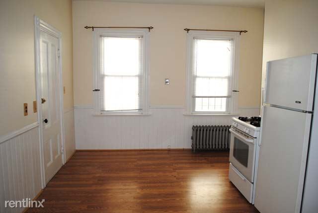 Building Photo - 241 Pleasant St