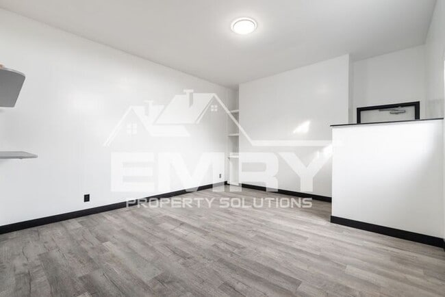 Photo - 942 S Gerhart Ave House