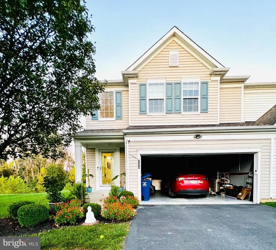Primary Photo - 209 Sills Ln