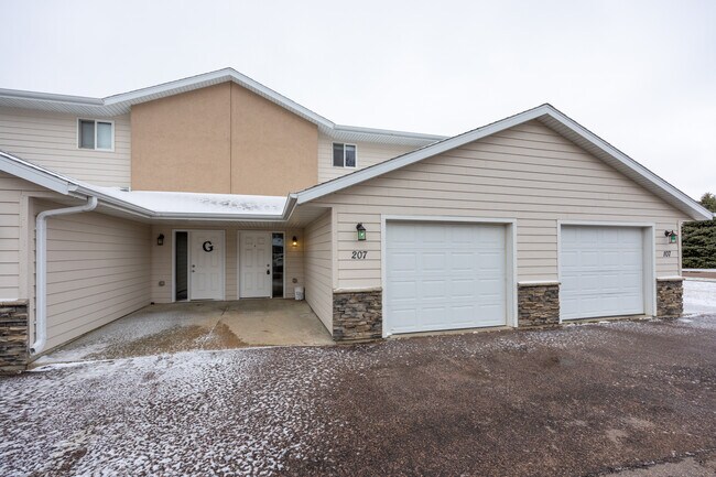 Exteriores de la casa adosada - Fifth Street Apartments & Townhouses