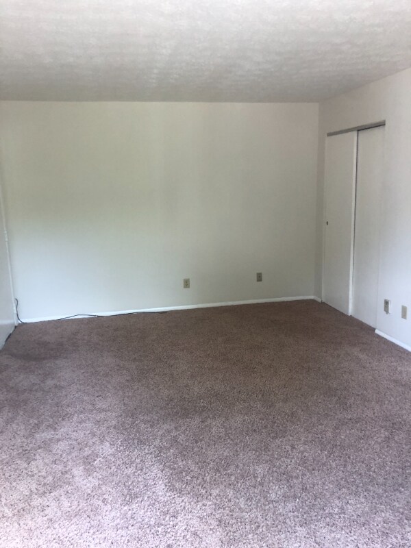 Foto del edificio - 2777 Blue Rock Rd