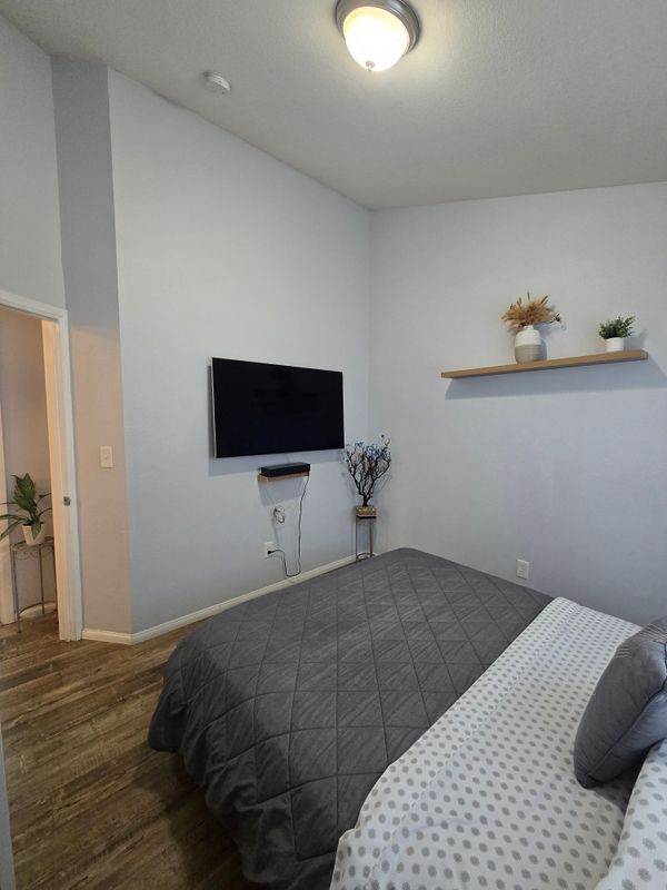 Foto del edificio - 10508 S Freeman Ave
