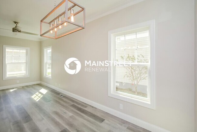 Foto del edificio - 2 Bedroom Pet-Friendly Home in St. Petersburg, FL with Main Street Renewal