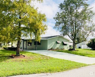 Building Photo - 10211 SW 93rd Ct