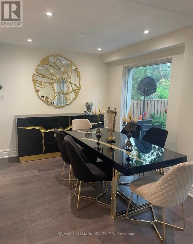 Building Photo - 8 Kings College Rd