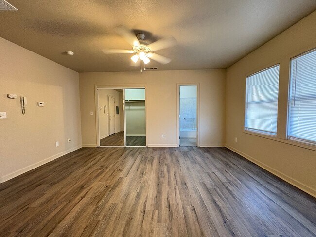 Foto del edificio - Cute Studio in Downtown Lodi