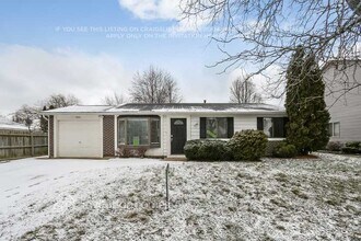 Building Photo - 830 Bloomfield Ln