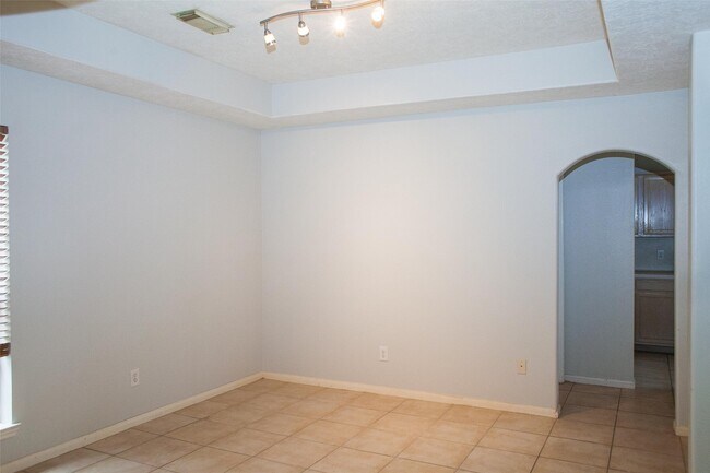 Building Photo - 6223 Newbury Dr