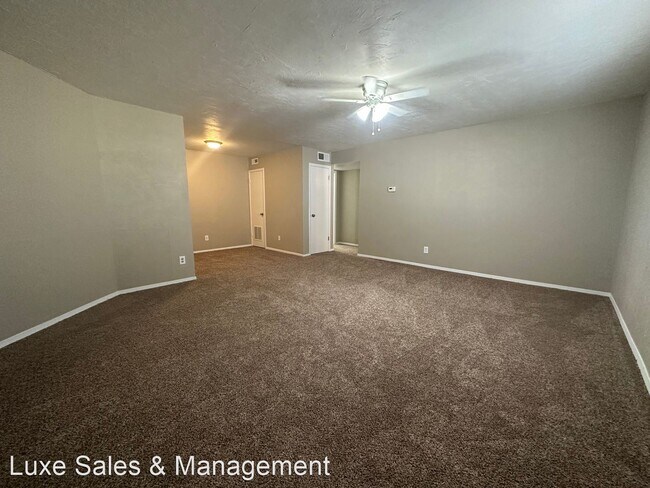 Building Photo - 1 br, 1 bath House - 6012 Northwest Expres...