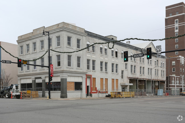 Building Photo - Block22