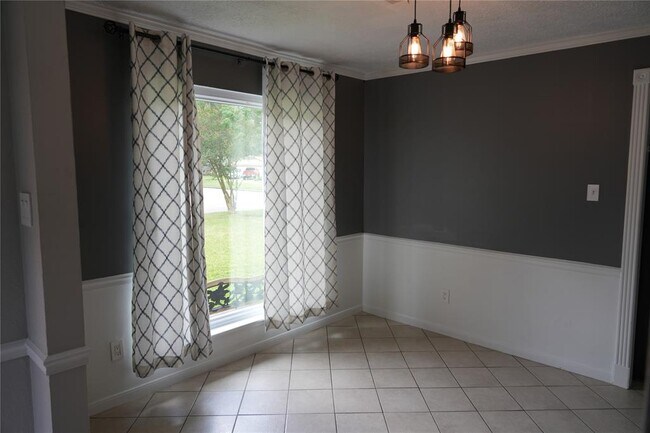 Building Photo - 17115 Kings Walk Ln