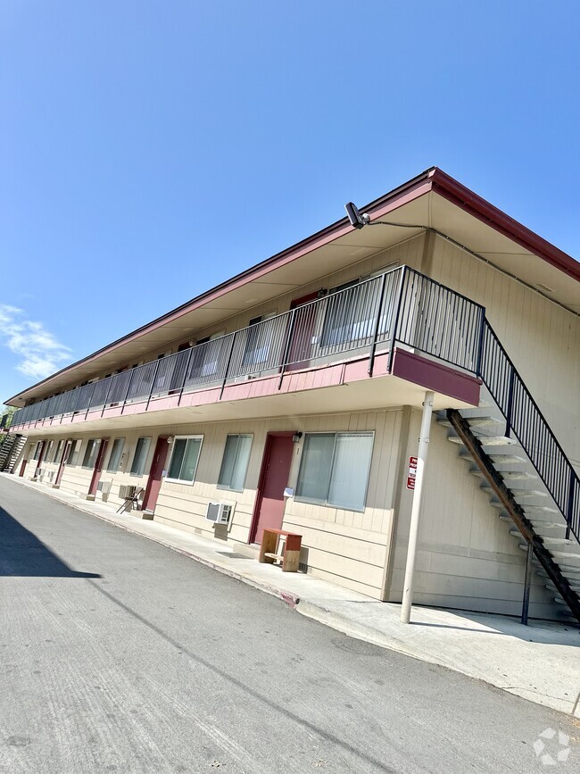 Building Photo - Palace Apartments