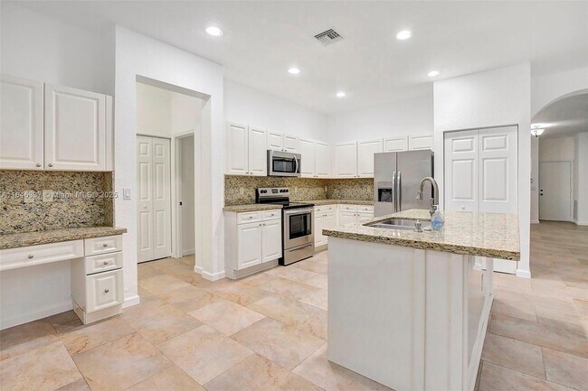 Foto del edificio - 15421 SW 18th St