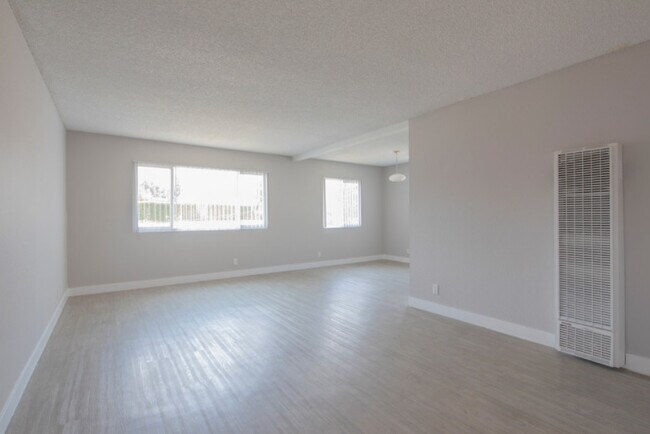 Living Area - 3415 Plata St