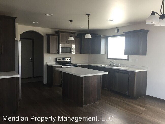 Foto del edificio - 5 br, 3.5 bath House - 1206 Commander Dr