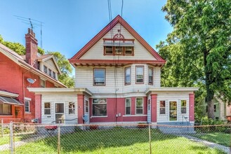 Building Photo - 2310-2310 Highland Ave