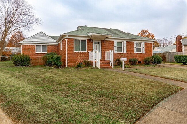 Building Photo - Cozy Brick Ranch in Norfolk