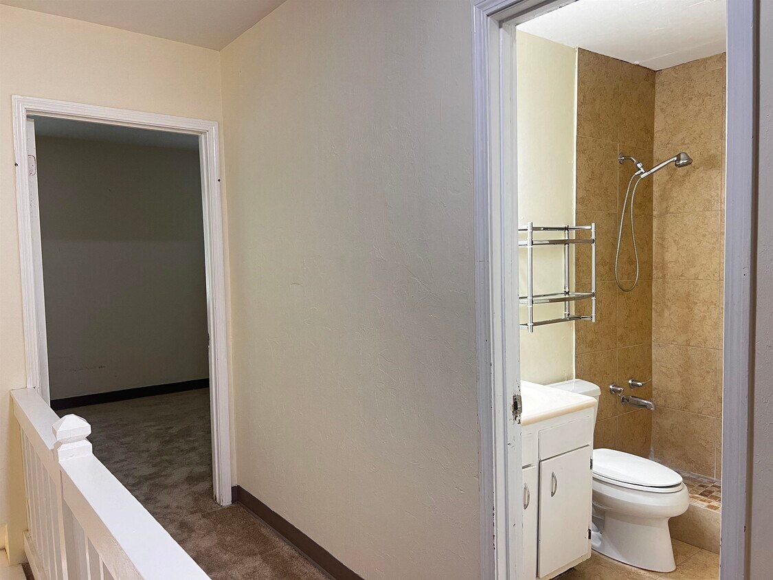 Foto del edificio - 3720 Rock Brook Dr