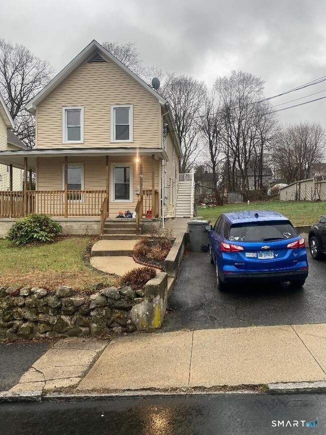 Building Photo - 72 Walnut St