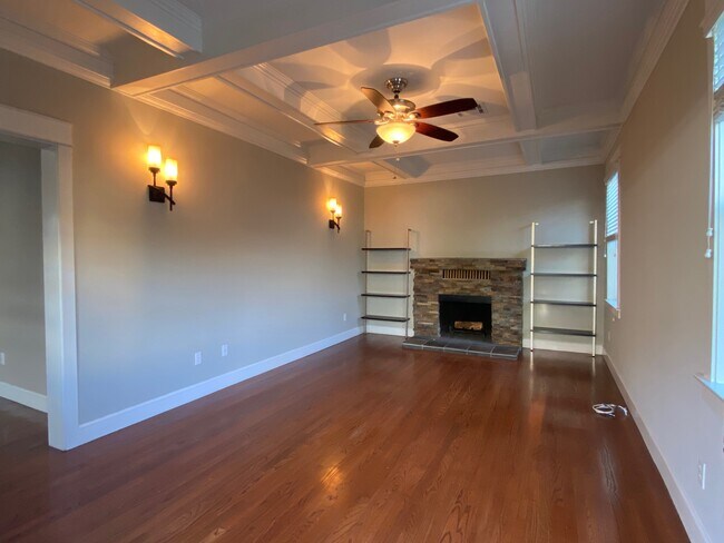 Building Photo - 4636 La Mirada Ave
