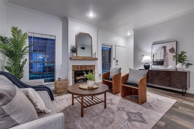 Foto del edificio - 4405 Bowser Ave