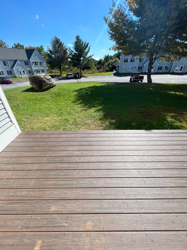Building Photo - 2 Bedroom Townhouse in Rochester, NH for R...