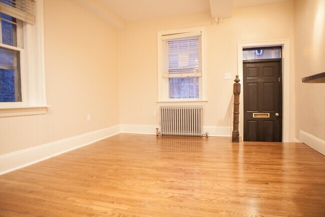 Foto del edificio - 11 Champney Pl