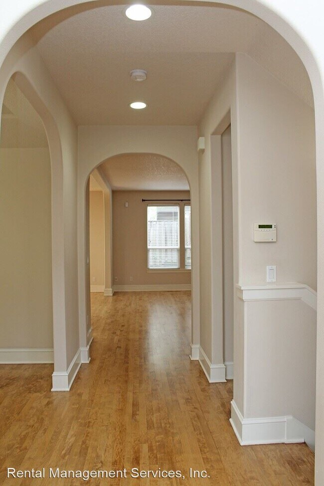 Foto del edificio - 4 br, 3 bath House - 4622 NW Dresden Pl