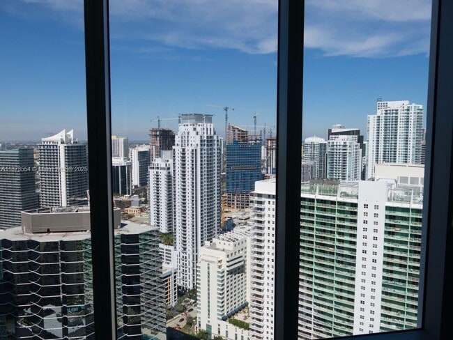 Foto del edificio - 1300 Brickell Bay Dr