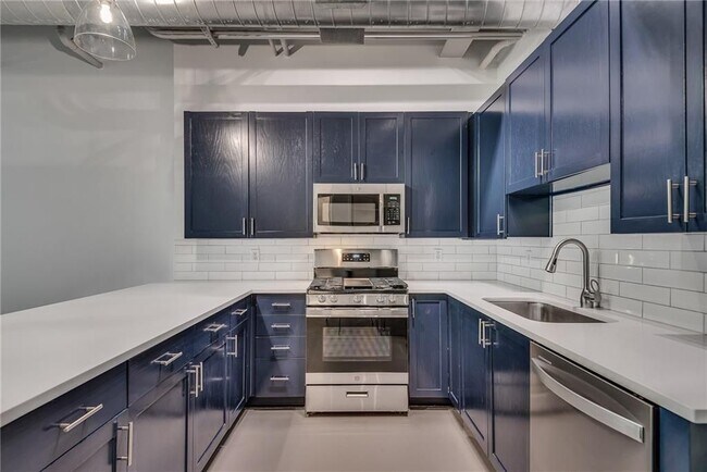 Foto del edificio - 400 Village Pkwy