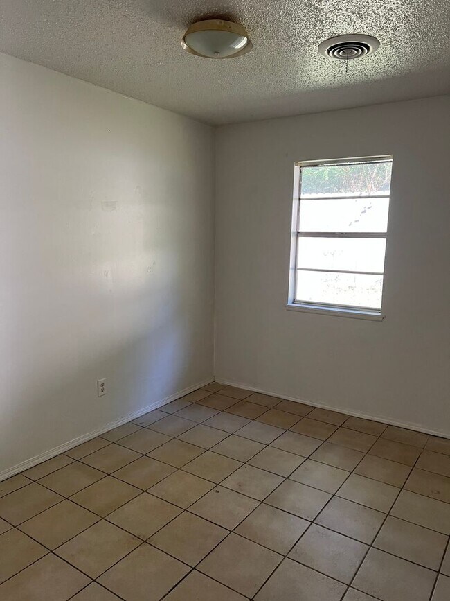 Foto del edificio - 38 Circle H Ln