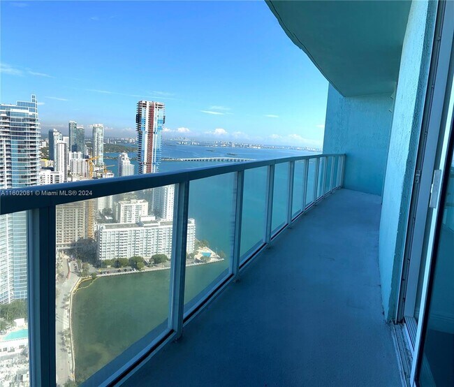 Foto del edificio - 1900 N Bayshore Dr