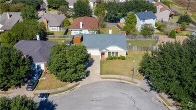 Building Photo - 105 Bluejay Cove