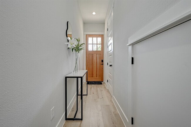 Foto del edificio - 2105 Sam Wilson St