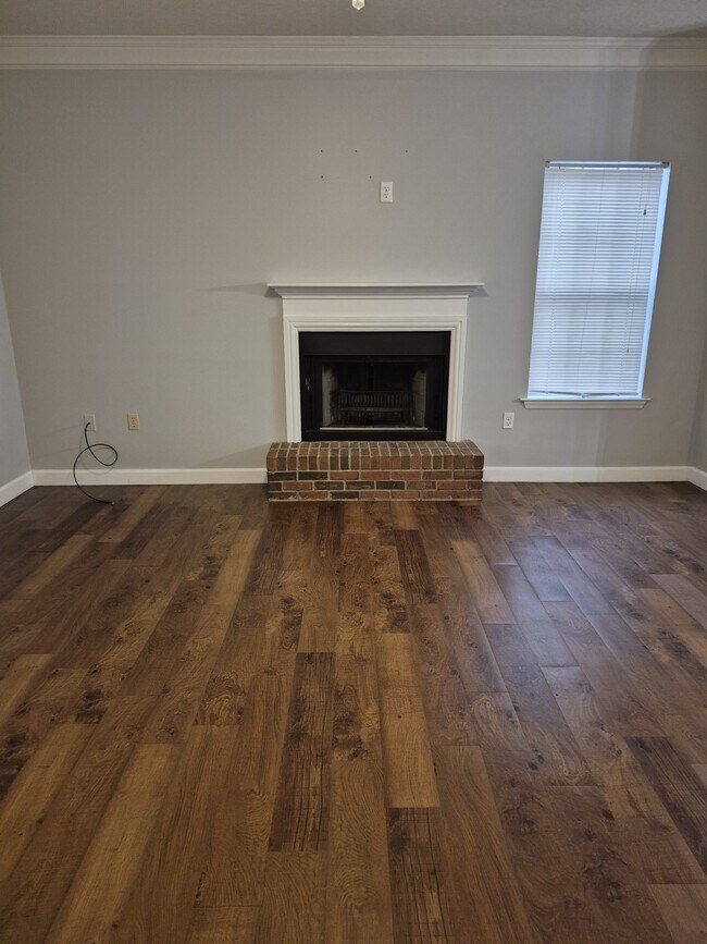 Foto del edificio - 1921 Gornto Rd