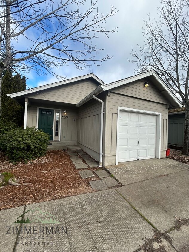 Foto principal - Cute 2 Bedroom Home In Eugene!