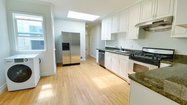 Foto del edificio - 826 46th Ave