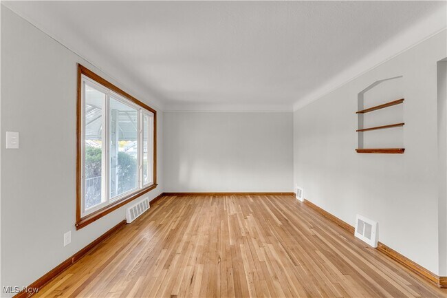 Foto del edificio - 5053 Philip Ave