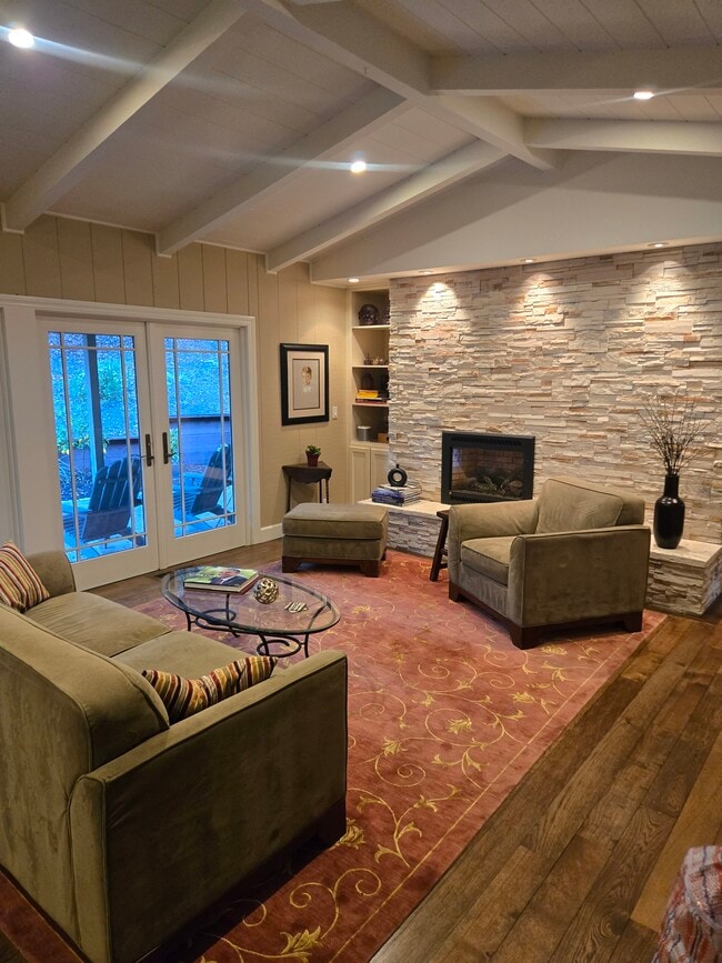 Building Photo - Shared Housing Portola Valley