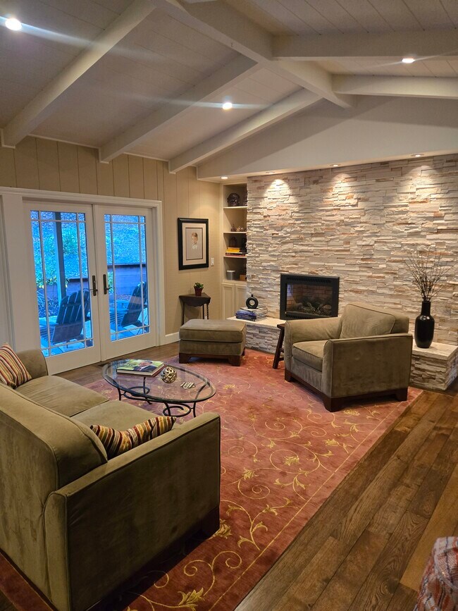 Foto del edificio - Shared Housing Portola Valley